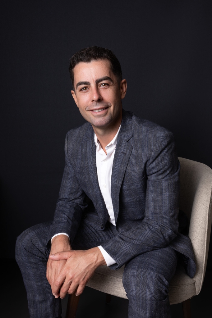 Dr. Lucas Rezende